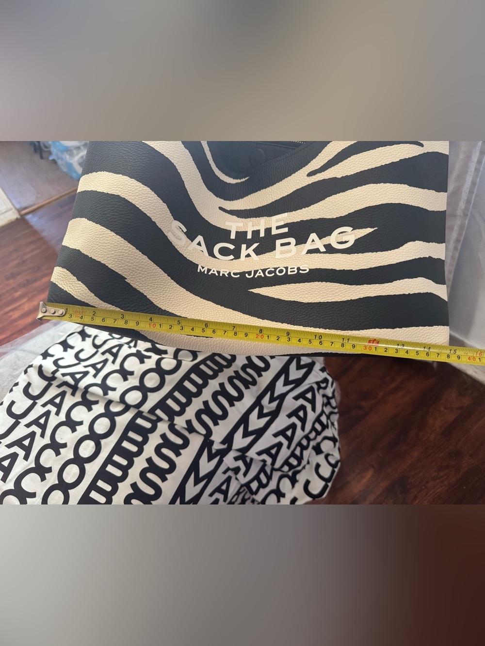 Marc Jacobs The Sack Bag Zebra-print in Black and Cream - Picture 10 of 11